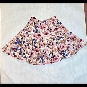 LC LAUREN CONRAD RUNAWAY Floral skirt